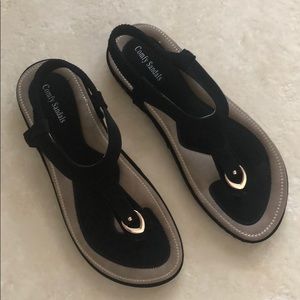 NWOT Comfy Sandals in Black